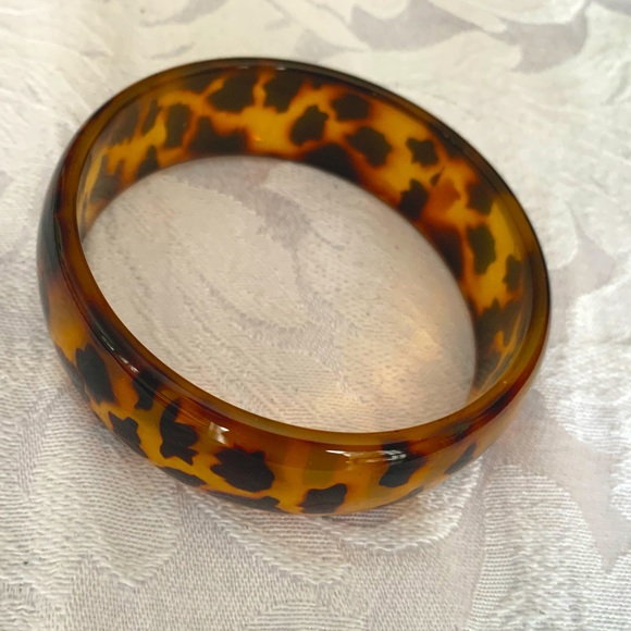 Beautiful tortoise pattern ring bracelet 3 inches wide - Picture 2 of 5